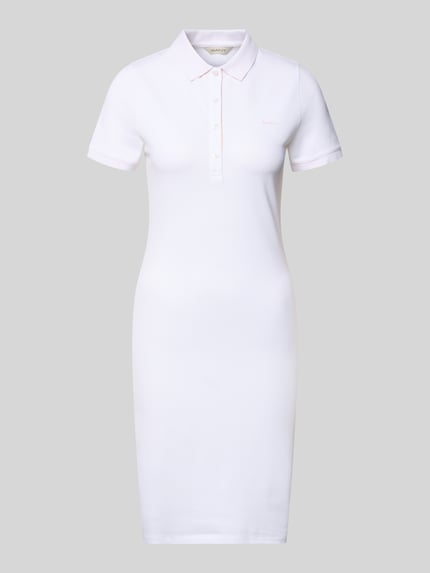 Produktfoto, Knielanges Polokleid mit Label-Stitching von Gant aus Baumwoll-Elasthan-Mix, Gerader-Schnitt, Knielänge, Knopfleiste, Farbe Weiß.