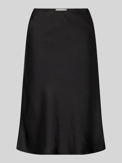 Produktfoto, Satinrock mit elastischem Bund Modell 'Mindie' von Neo Noir in Schwarz, Material-Mix mit Stretch-Anteil, glatte Textur, Straight Fit, Midirock, Bundweite 63 cm, Gesamtlänge 38 cm
