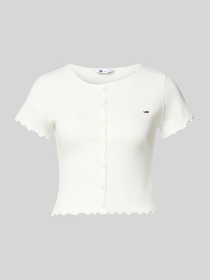 Produktfoto, Slim Fit T-Shirt aus Baumwoll-Mix von Tommy Jeans in Optik: Unifarben, Logo-Stitching, U-Boot-Ausschnitt, Ripp-Struktur, Frill-Abschlüsse.