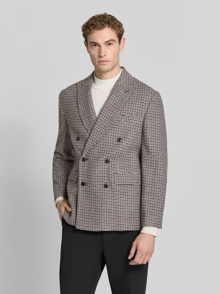 Männermodel trägt Regular Fit Sakko mit doppelreihiger Knopfleiste von Selected Homme, Glencheck, mehrfarbig, Vorderansicht, Nahaufnahme Oberkörper.