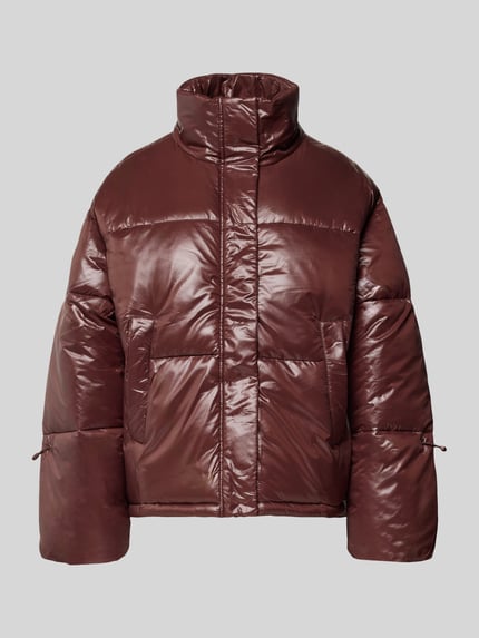 Produktfoto, Steppjacke mit Stehkragen Modell 'ALLIE' von Noisy May, kolor brązowy, powierzchnia połyskująca, kieszenie, relaxed fit