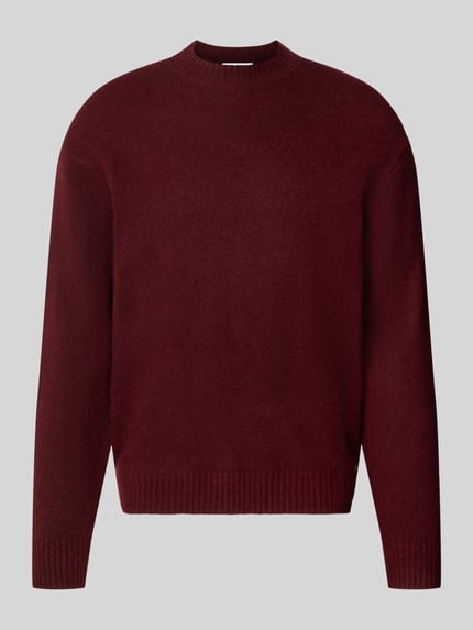 Produktfoto, Relaxed Fit Strickpullover aus Material-Mix mit Baumwoll-Anteil von REVIEW, dunkelrot, Stehkragen, elastische Abschlüsse, glatte Textur