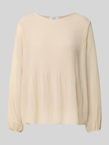 Produktfoto, cremefarbene Bluse mit Plisseefalten Modell 'Ev44a' von ZABAIONE aus Chiffon, U-Boot-Ausschnitt, elastische Ärmelabschlüsse, Straight Fit
