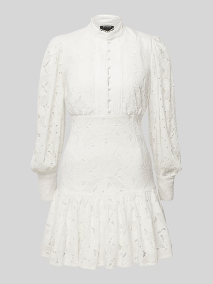 Produktfoto, weißes Cocktailkleid aus Spitze Modell 'REMY' von Bardot, Viskose-Baumwoll-Mix, figurbetonter Schnitt, Minikleid, Knopfleiste