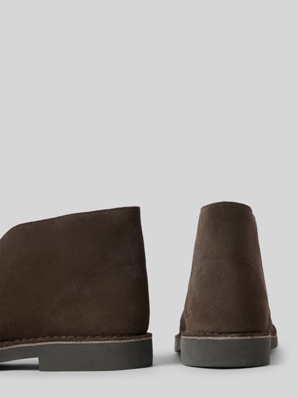 Clarks Boots aus Rindsvelours mit Kreppsohle Dunkelbraun 2
