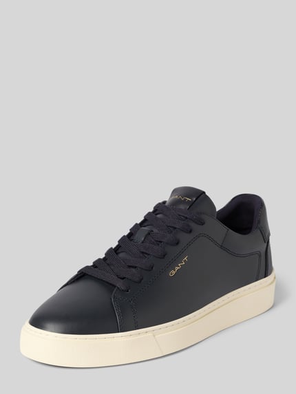 Produktfoto, Sneaker aus echtem Leder Modell 'Julien' von Gant in Dunkelblau mit cremefarbener profilierter Sohle, Logo-Prägung, Schnürverschluss, abgerundete Passform, wysokość obcasa 3 cm w rozmiarze 44, wysokość cholewki 8 cm w rozmiarze 44, szerokość w rozmiarze 44: 9 cm