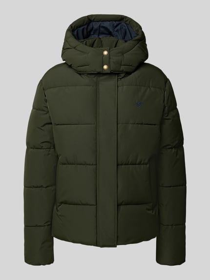 Produktfoto, Regular Fit Jacke in Stepp-Optik van Superdry in donkergroen met Capuchon, opstaande kraag, Afdekstrip, stiksels, regular fit, ruglengte maat S 64 cm, schouderbreedte 49 cm, borstwijdte 59 cm, mouwlengte 62 cm
