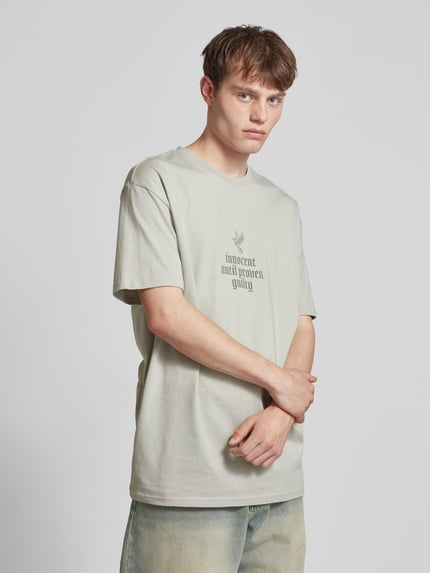 Mister Tee Oversize’owy T-shirt z nadrukiem z przesłaniem Jasnoszary 4