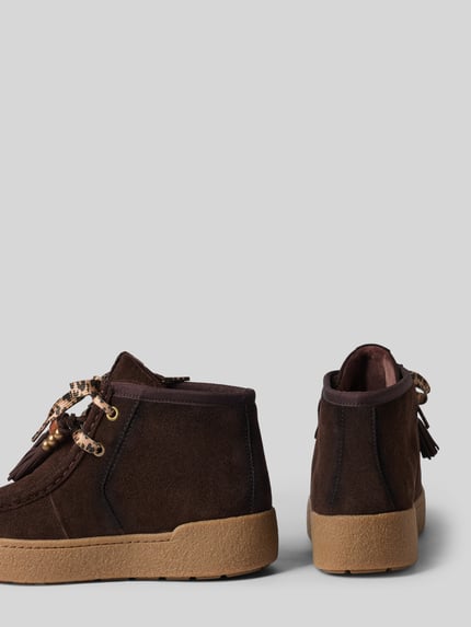 Produktfoto, Sneaker aus echtem Rindsleder von Tamaris in Dunkelbraun mit heller Sohle und Rauleder-Textur, Damen Stiefel / Boots von Tamaris