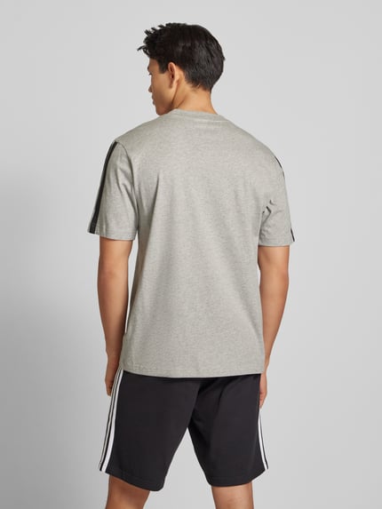 adidas Sportswear T-Shirt mit Logo-Stitching Hellgrau 5