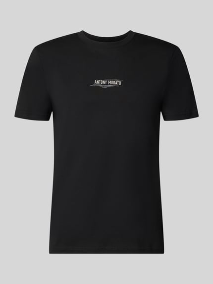 Produktfoto, schwarzes Regular Fit T-Shirt mit Label-Print von Antony Morato, reine Baumwolle, Rundhalsausschnitt, Rückenlänge 70 cm bei Größe M