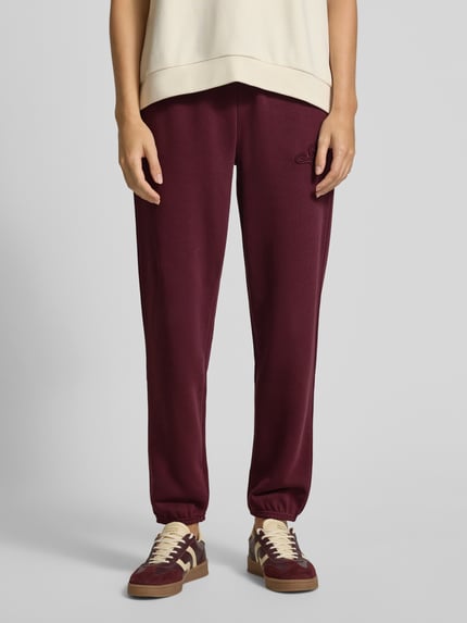 GANT Spodnie dresowe o kroju slim fit z naszywką z logo model ‘Tonal’ Bordowy 4