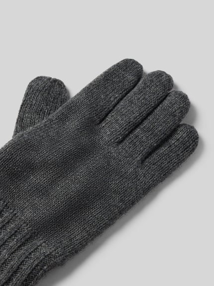 Produktfoto, Handschuhe aus reiner Wolle von EEM mit Strick-Optik, eingefassten Abschlüssen und unifarbenem Design in Grau, Nahaufnahme