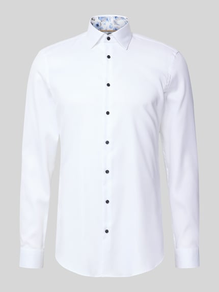 Produktfoto, weißes Super Slim Fit Business Hemd aus Baumwolle mit Kentkragen von Jake*s, glatte Struktur, schwarze Knöpfe, Vorderansicht