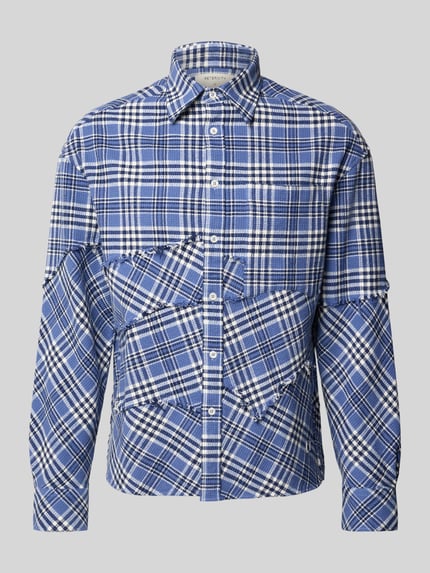 Produktfoto, Slim Fit Freizeithemd mit Kentkragen Modell 'LE TISSÉ' von RETERNITY aus reiner Baumwolle im blauen Allover-Karomuster, strukturierte Textur