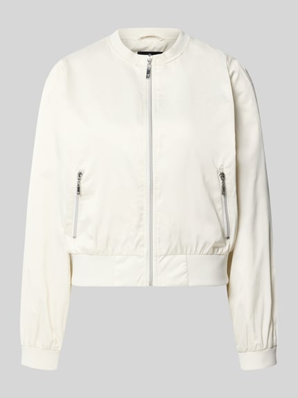 Produktfoto, Jacke mit Rundhalsausschnitt und Reißverschlusstaschen von monari in Weiß, Regular-Fit, glatte Oberfläche, Details zu Rückenlänge 52 cm, Schulterbreite 46 cm, Brustweite 53 cm, Ärmellänge 57 cm bei Größe 36.
