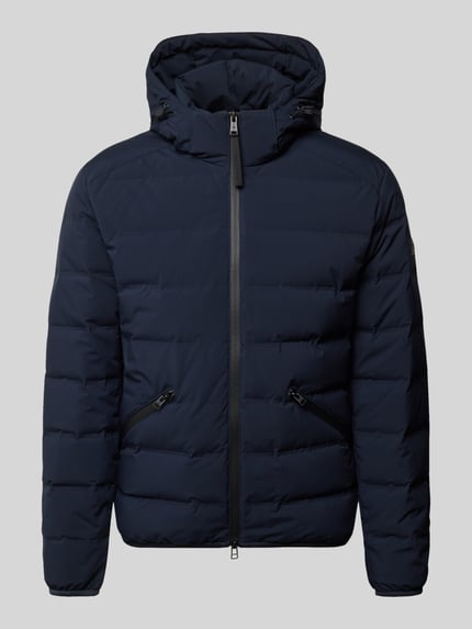 Produktfoto, Regular Fit Daunenjacke mit Kapuze von Marc O'Polo, jednokolorowy, zamek błyskawiczny dwustronny, elastyczne lamówki, granatowa, wypełnienie z puchu i pierza, kaptur z tunelem, kieszenie boczne, kieszeń wewnętrzna, wodoodporna, wiatroszczelna, oddychający materiał.