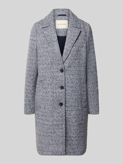 Produktfoto, Regular Fit Mantel mit Reverskragen von Tom Tailor in melierter Optik, Bouclé-Textur, lange Ärmel, Pattentaschen, einreihige Knopfleiste.