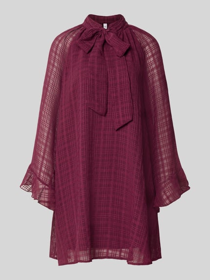 Produktfoto, Minikleid mit Schluppe Modell 'LIANA' van YAS, bordeauxrood, loose fit, semitransparante mouwen, ondoorzichtige onderjurk, korte opstaande kraag