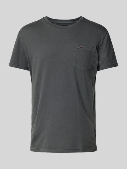 Tommy Jeans Regular fit T-shirt van katoen met borstzak Zwart - 2