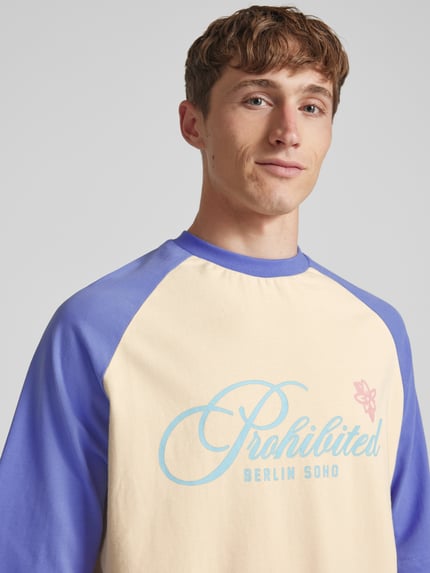 PROHIBITED T-shirt met labelprint Rookblauw - 3