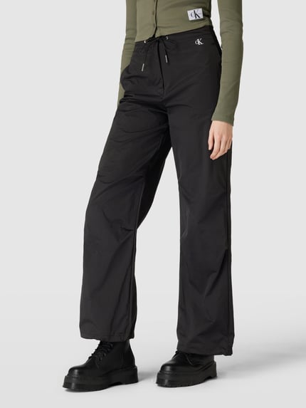 Calvin Klein Jeans Loose fit cargobroek met tunnelkoord Zwart - 4