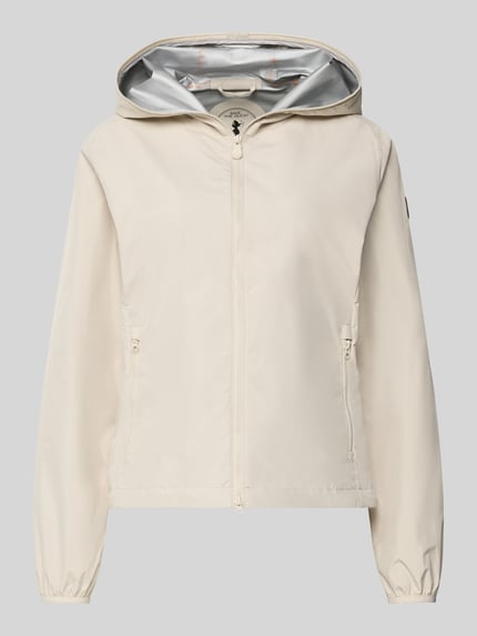 Produktfoto, Regular Fit Jacke mit Zweiwegereißverschluss Modell 'Stella' von SAVE THE DUCK w jasnym kolorze, gładka tekstura, kieszenie na zamek, długość tyłu w rozmiarze S: 60 cm, szerokość ramion w rozmiarze S: 42 cm, szerokość w klatce piersiowej w rozmiarze S: 52 cm, długość rękawa w rozmiarze S: 64 cm