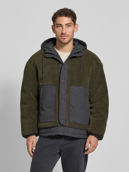 MCNEAL Teddyjacke mit Kapuze Oliv 4