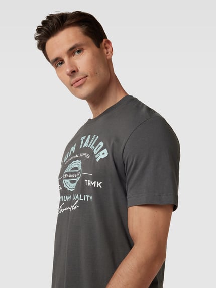 Tom Tailor Regular Fit T-Shirt aus reiner Baumwolle mit Label-Print Mittelgrau 3