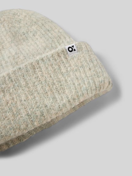 OPUS Beanie met labeldetail, model 'Afello' Rietgroen - 2