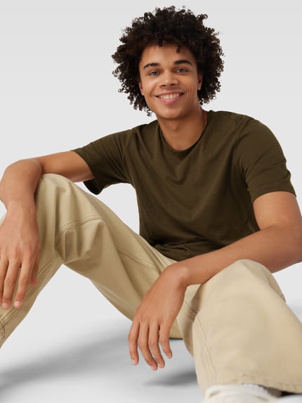 JACK & JONES T-Shirt in unifarbenem Design Khaki 3
