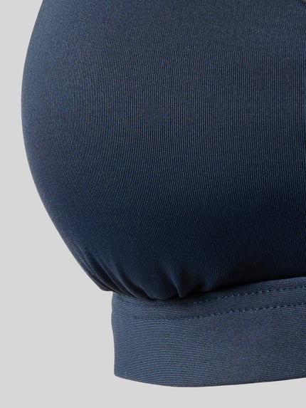Vrouwenmodel draagt Bikini-Oberteil met verstelbare bandjes van Seafolly, materiaalmix met stretch, nauwsluitend model, detailopname