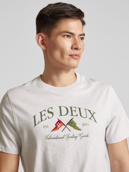 Les Deux T-Shirt mit Label-Stitching Modell 'Ivy' Hellgrau Melange 3