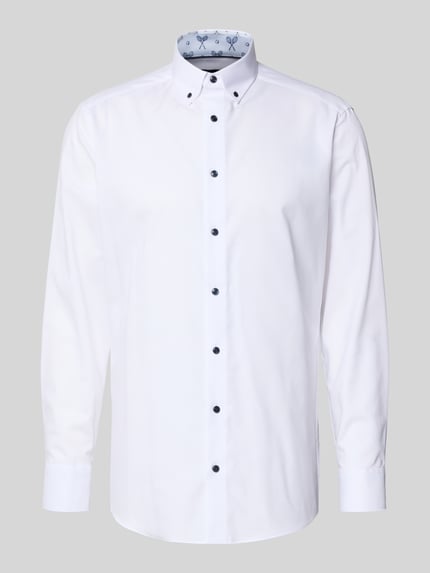 Produktfoto, Regular Fit Business-Hemd mit Button-Down-Kragen von OLYMP aus reiner Baumwolle im Unifarbenes-Design, weiße glatte Textur, schwarze Knöpfe