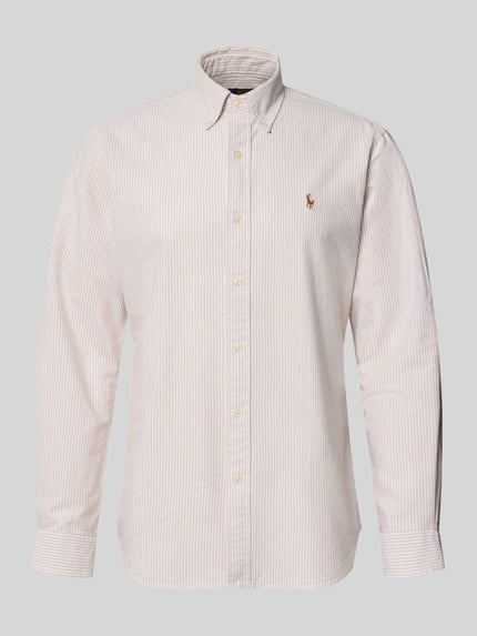 Produktfoto, Custom Fit Freizeithemd aus reiner Baumwolle von Polo Ralph Lauren in Beige mit feinen Streifen, glatte Struktur, weißer Hintergrund