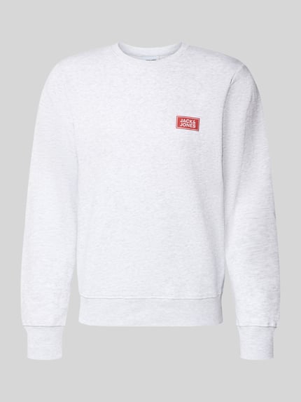 Produktfoto, Sweatshirt mit Label-Print Modell 'RUSH' von JACK & JONES, mieszanka bawełny, luźny krój, okrągły dekolt, prążkowane wykończenia, długość tyłu w rozmiarze M: 67 cm, długość rękawów w rozmiarze M: 67 cm