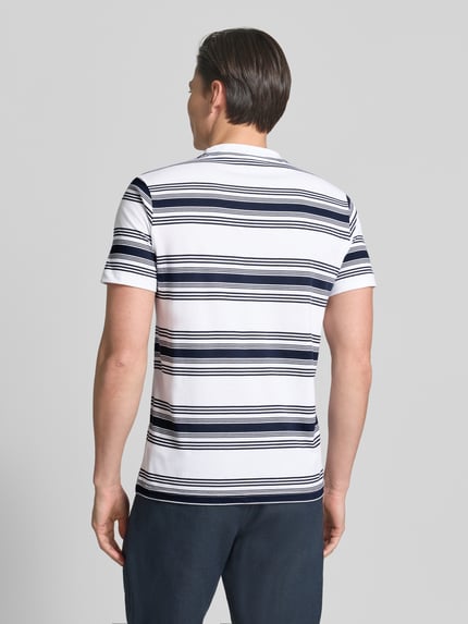 LERROS T-Shirt mit Label-Patch und Rundhalsausschnitt Offwhite 5