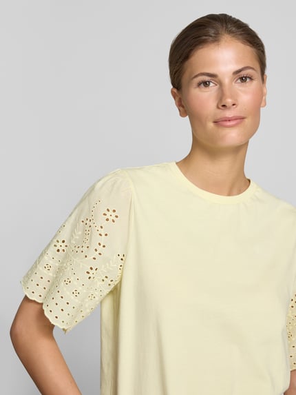 YAS T-shirt z haftem ażurowym model 'LEX' Żółty 3