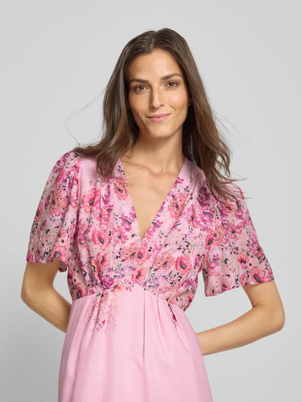 Neo Noir Maxi-jurk met V-hals, model 'Serna' Roze - 3