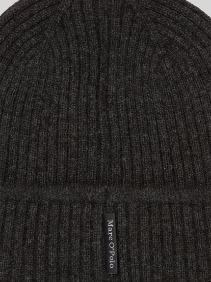 Produktfoto, Mütze aus Yak-Schurwolle von Marc O'Polo, dunkelgrau, unifarben, Struktur-Strickoptik, Rippstrick, Hutband-Applikation, Yak-Schurwoll-Mix