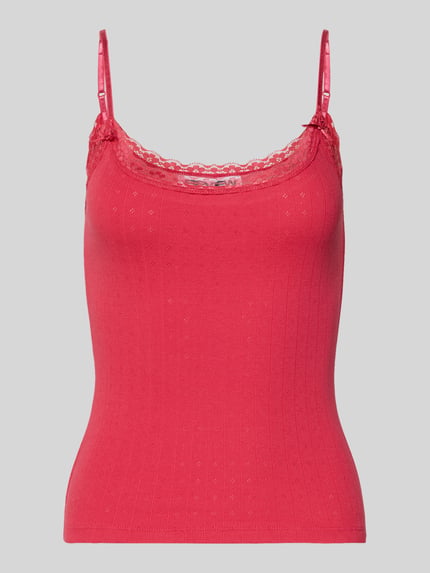 Produktfoto, Slim Fit Top mit Spitzenbesatz Modell 'Ajour' von REVIEW, czysta bawełna, krój slim fit, ramiączka spaghetti, ozdobne kokardki, długość tyłu w rozmiarze S: 38 cm, intensywny róż, delikatna faktura w prążki