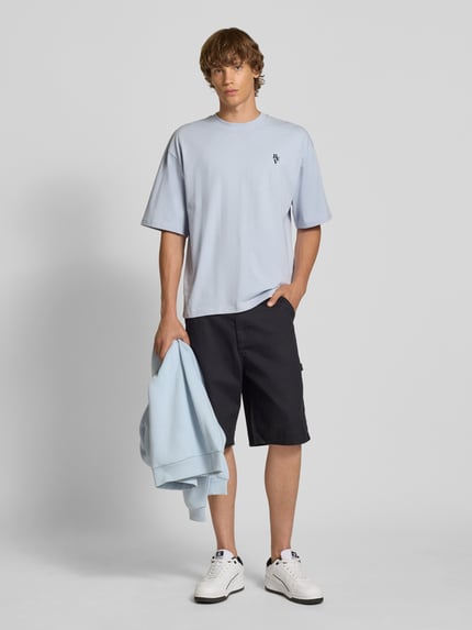 REVIEW T-shirt o kroju relaxed fit z okrągłym dekoltem Lodowy błękitny 1