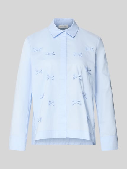 Produktfoto, Regular Fit Hemdbluse aus reiner Baumwolle von Christian Berg Woman in Hellblau mit Zier-Applikationen, glatte Textur