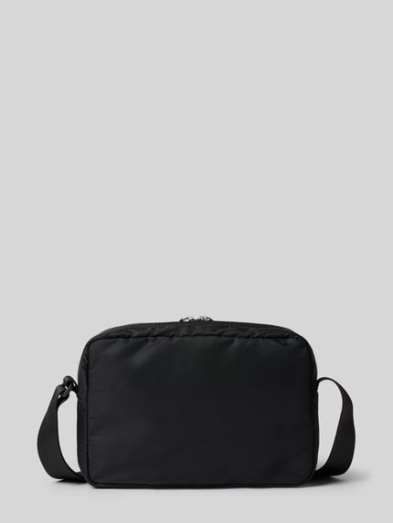 Produktfoto, Tasche mit Logo-Print von Carhartt Work In Progress, schwarz, rechteckig, wasserabweisend, Reißverschluss, Logo-Patch, verstellbarer Schulterriemen