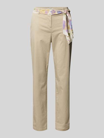 Produktfoto, Slim Fit Chino mit Viskose-Anteil von Christian Berg Woman, beżowy kolor, elastyczna bawełna, pasek z tkaniny, krój slim fit, krótka długość