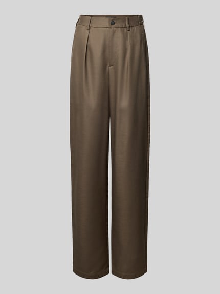 Produktfoto, braune Straight Fit Chino mit Kellerfalten von black palms, glatte Textur, mittelhoher Bund, Eingrifftaschen, Vorderansicht