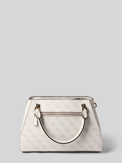 Productfoto, Handtasche mit Logo-Muster Modell 'NOELLE II' van GUESS, hoofvak met ritssluiting, labeldetails, draagband, beige tinten, context: Dames handtas, breedte 27 cm, lengte 23 cm, diepte 11 cm, schouderbandlengte 127 cm