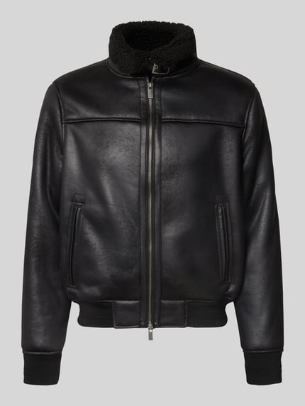 Produktfoto, Regular Fit Jacke in Leder-Optik Modell 'Aviator' von MARKUP, schwarz mit Kunstfellbesatz, Stehkragen, Zweiwege-Reißverschluss
