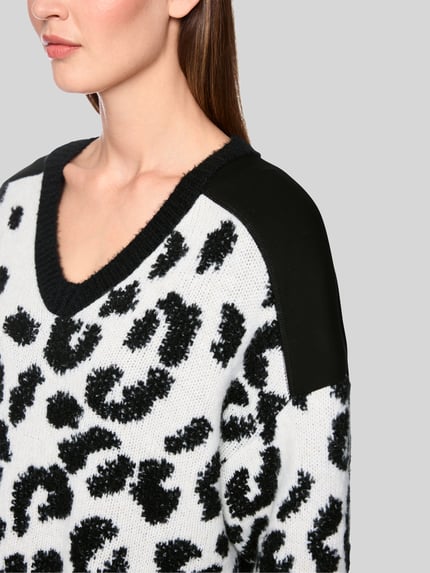 Marc Cain Pullover aus Alpaka-Woll-Mix mit Logo-Patch Weiss 3