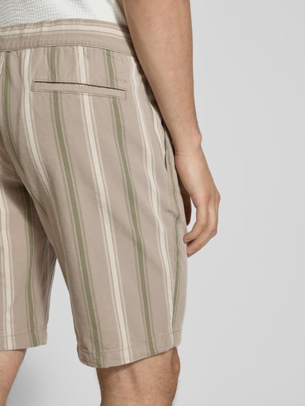 MCNEAL Regular Fit Shorts mit Gesäßtasche Lind 3